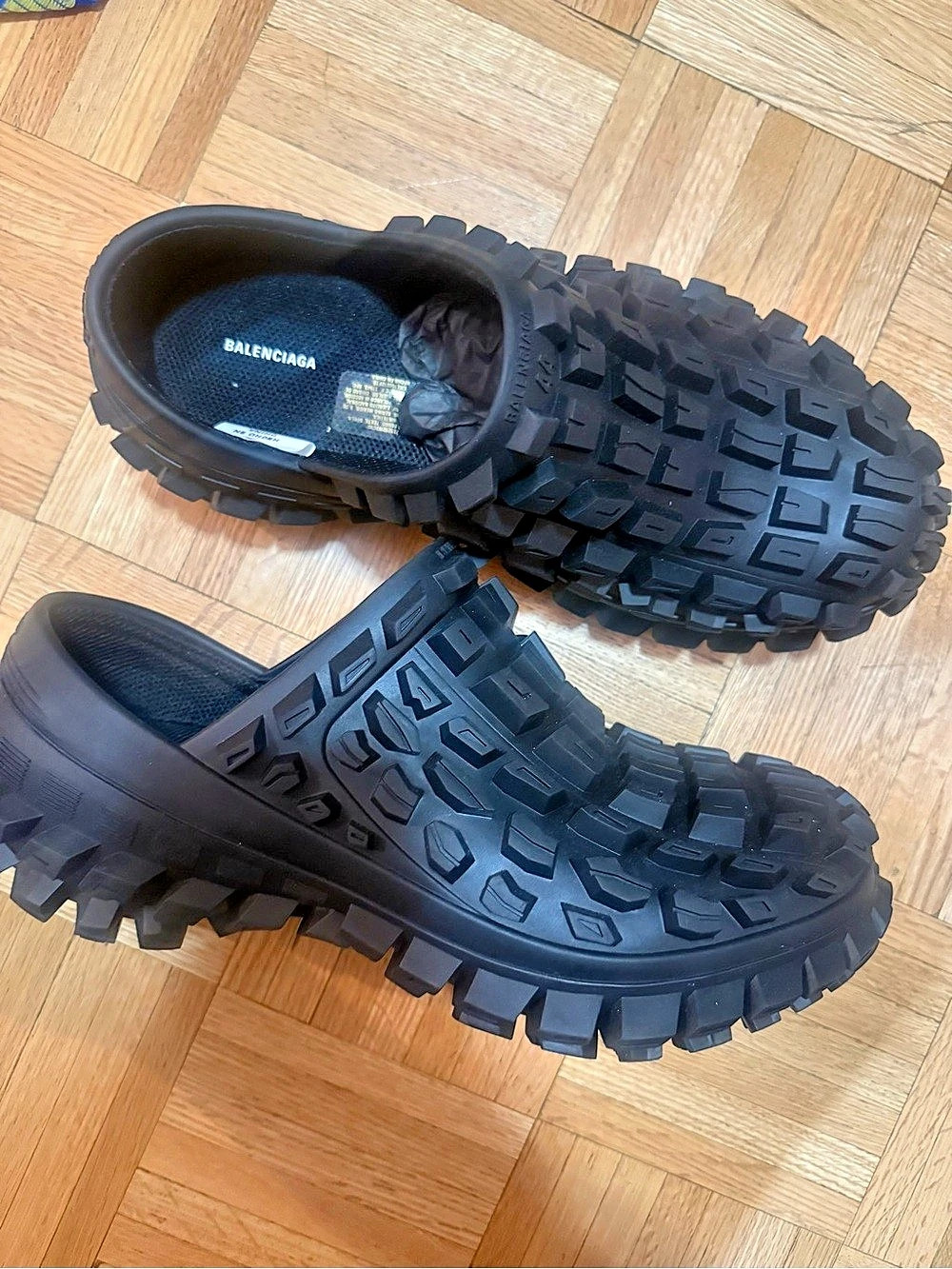 Authentic Brand New Mens Balenciaga Defender Clog Black  Size EU 44/US 11